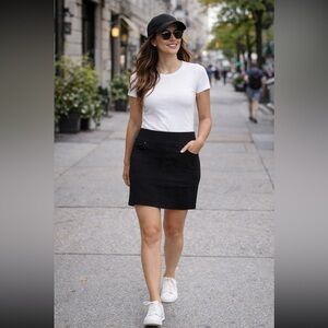 S.C. & Co. NWT Casual Denim Tummy Control skirt  Size 6.